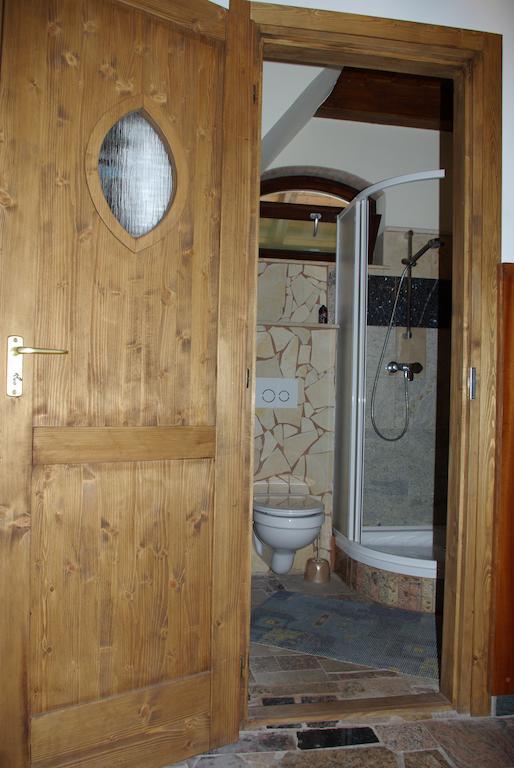 Dabasi Lovas Vendeghaz Hotel Room photo